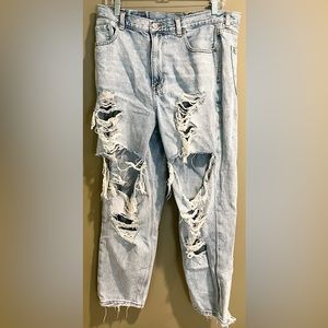 American Eagle Destroyed Mom Jeans